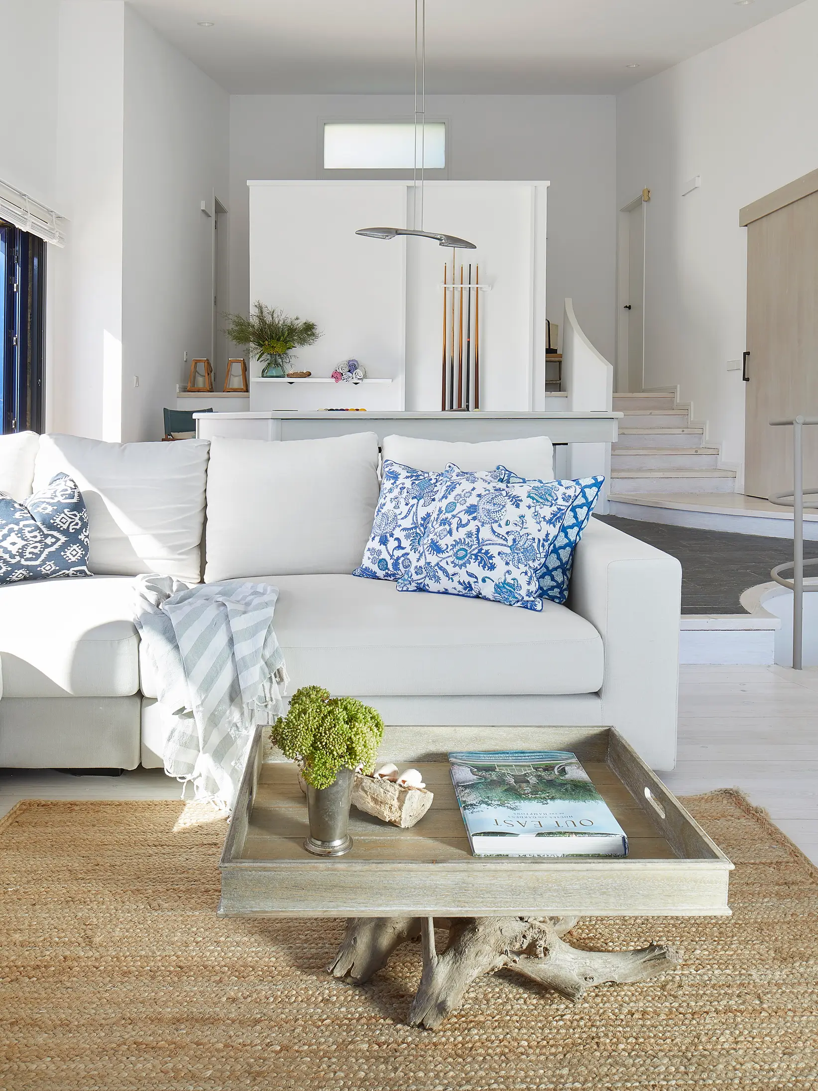 costa brava 10 salon billar comedor escalera azul mar mediterraneo verano veronica mimoun