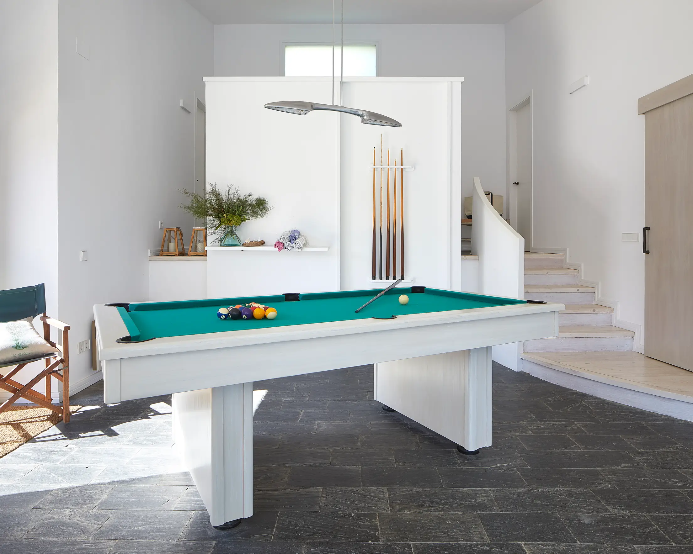 costa brava 12 salon billar comedor escalera azul mar mediterraneo verano veronica mimoun