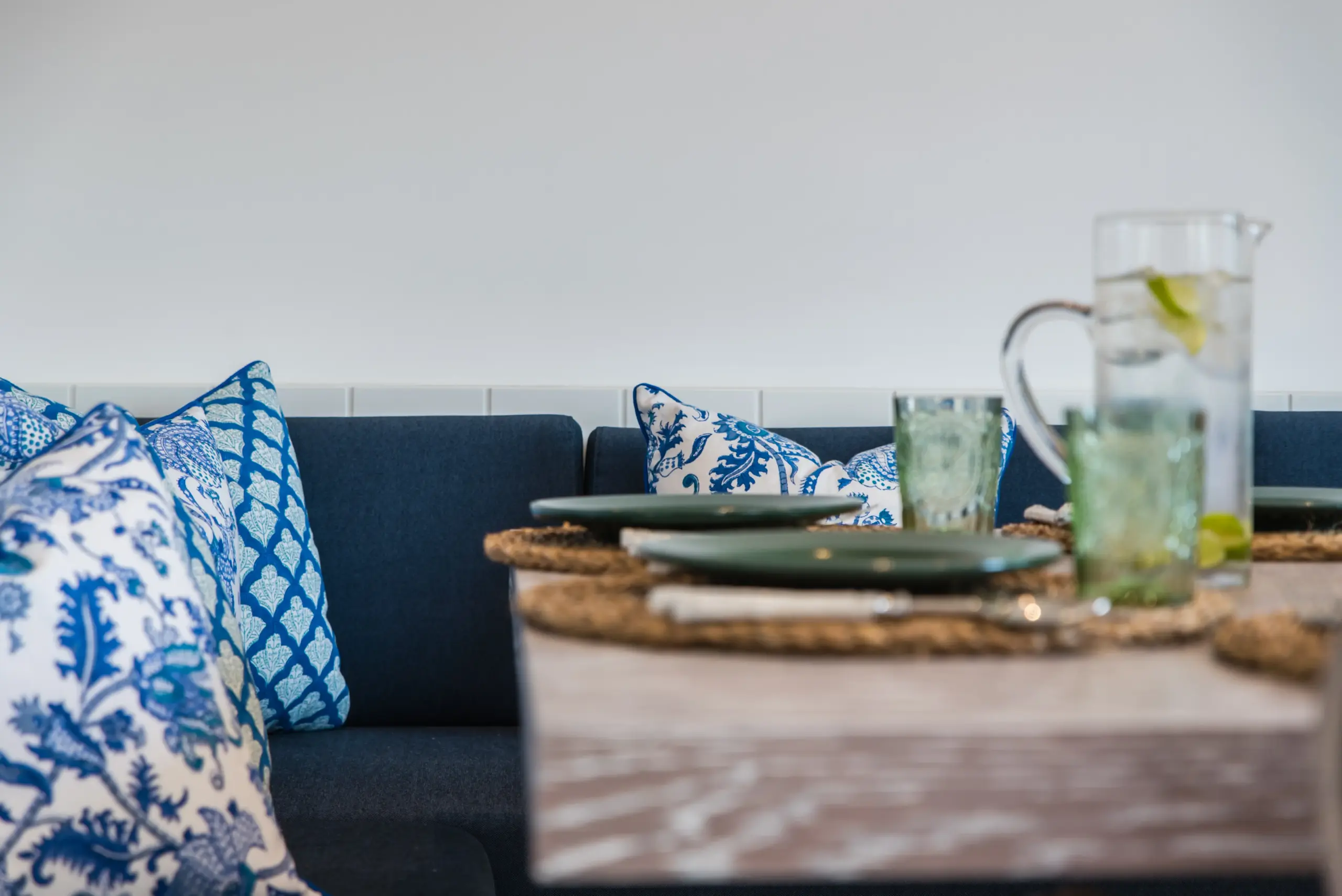 costa brava 21 cocina mesa azul mar mediterraneo verano veronica mimoun scaled