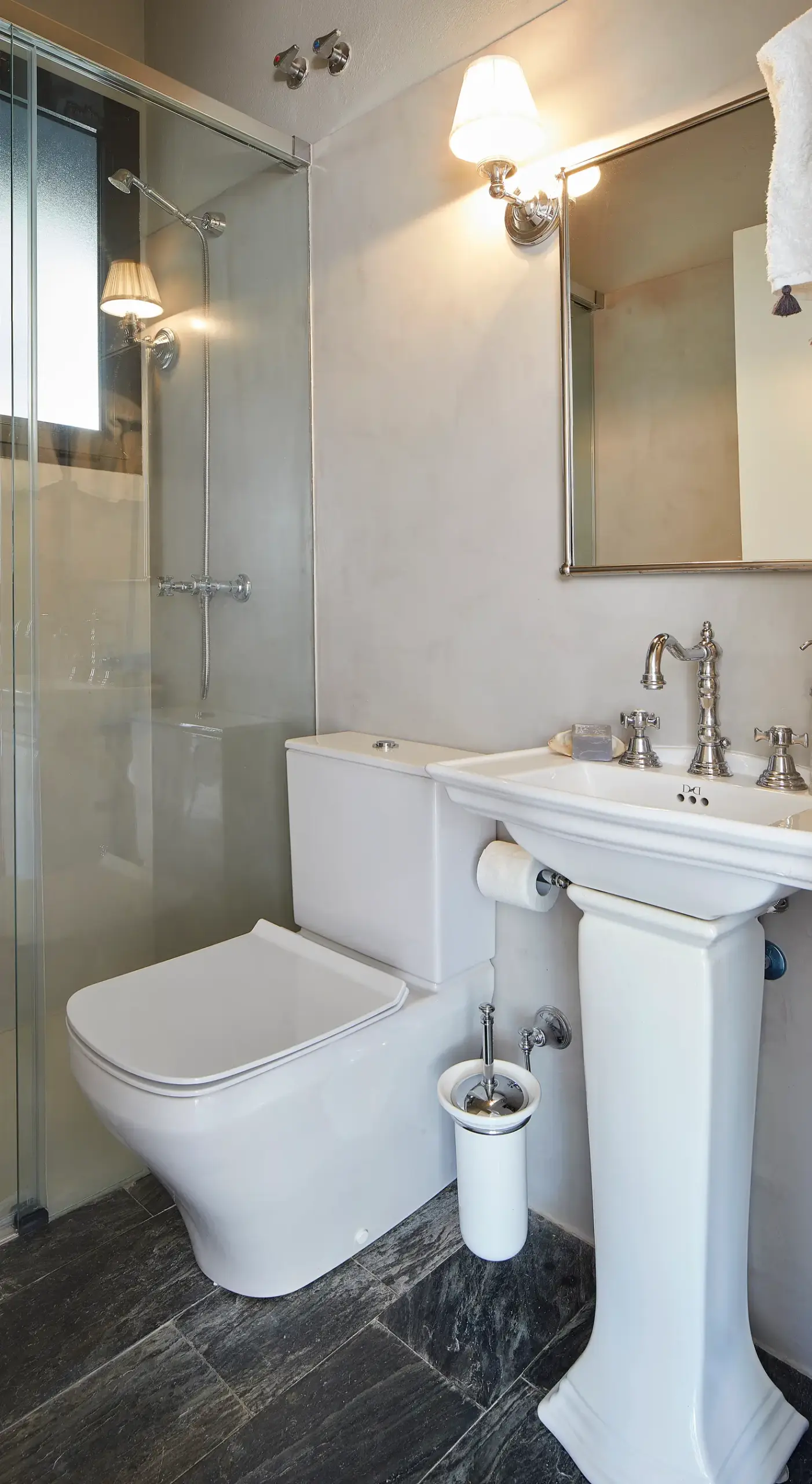 costa brava 24 bano azul mar mediterraneo verano veronica mimoun scaled