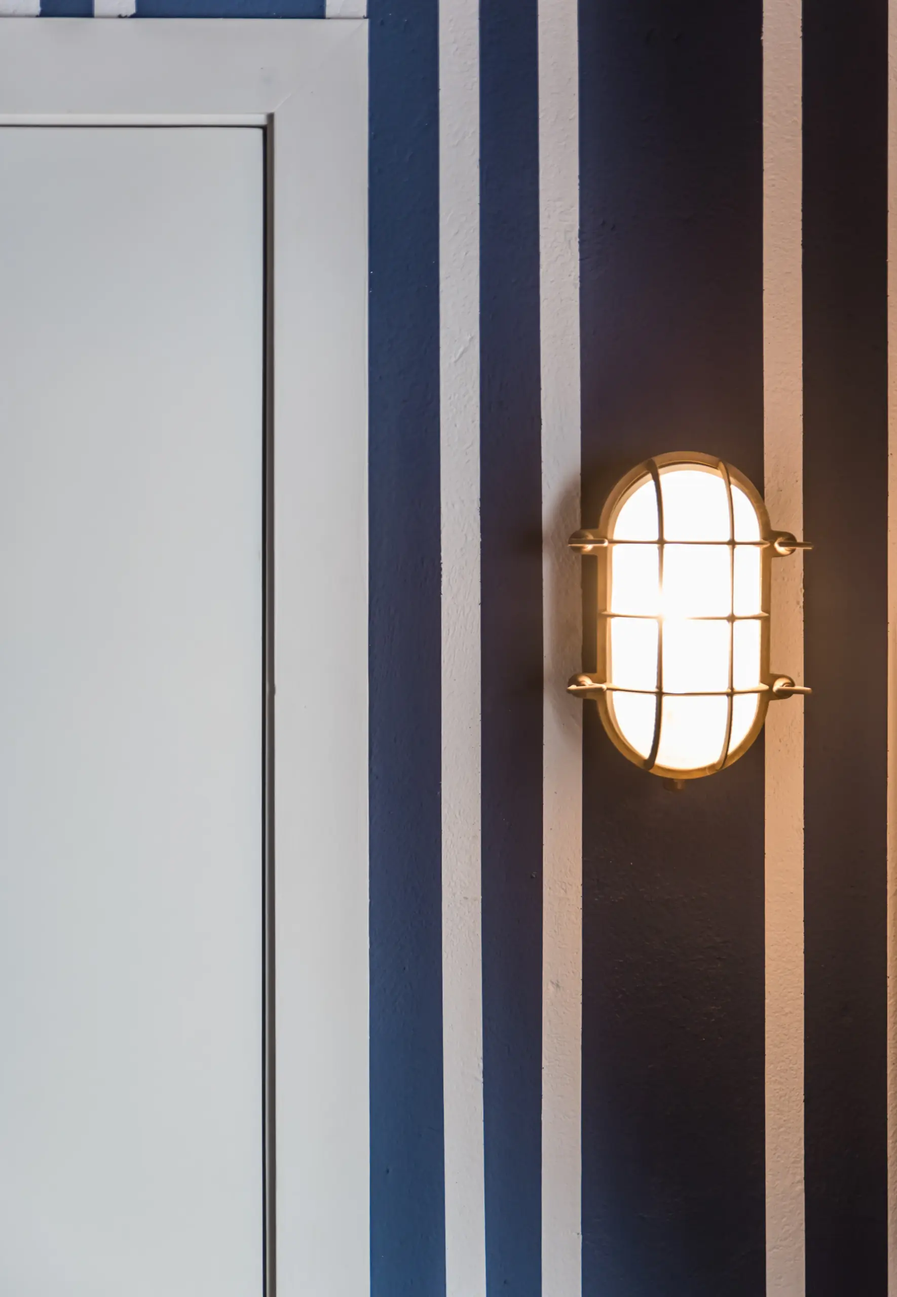 costa brava 27 lavadero azul mar mediterraneo verano veronica mimoun scaled