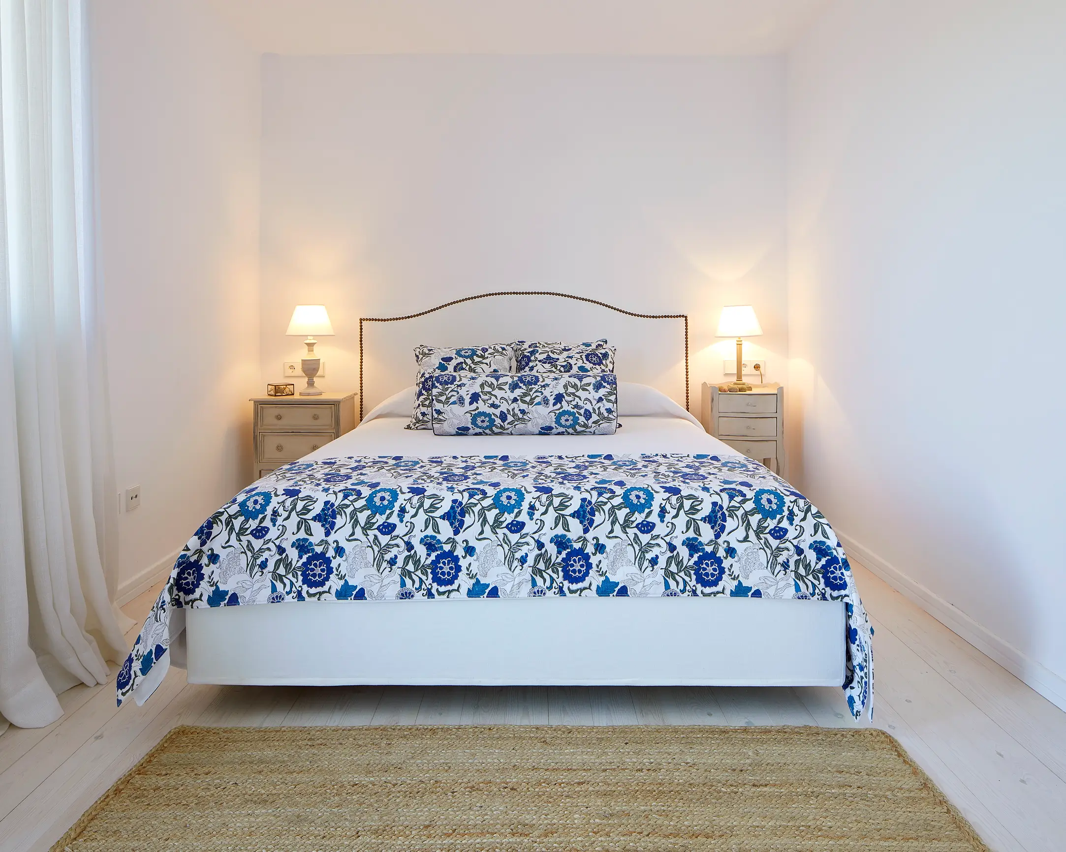 costa brava 42 dormitorio azul mar mediterraneo verano veronica mimoun